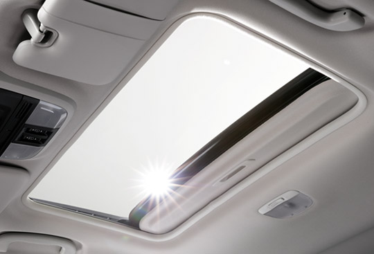 <sg-lang1>Elektricky posuvné a výklopné skleněné střešní okno*4</sg-lang1><sg-lang2></sg-lang2><sg-lang3></sg-lang3>