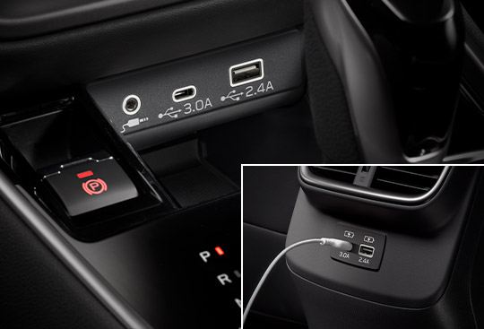 <sg-lang1>Přední USB porty (typ A a C) a nabíjecí porty v zadní části středové konzole</sg-lang1><sg-lang2></sg-lang2><sg-lang3></sg-lang3>