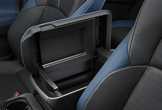 <sg-lang1>Úložný box ve středové konzoli</sg-lang1><sg-lang2></sg-lang2><sg-lang3></sg-lang3>