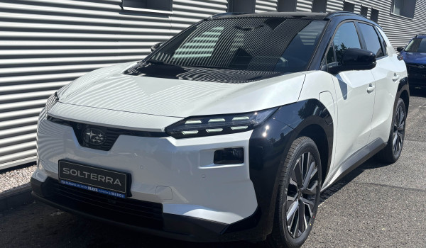 Subaru Solterra Touring 73,11 kWh AWD TT bílo-černá perleť W50 kůže L81